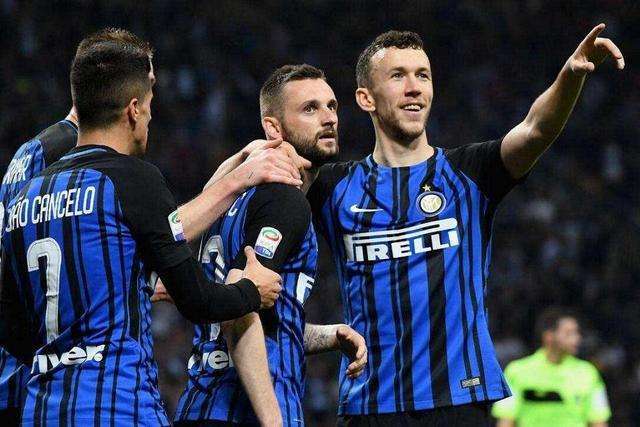  国际米兰主场五球横扫斯佩齐亚登顶积分榜  